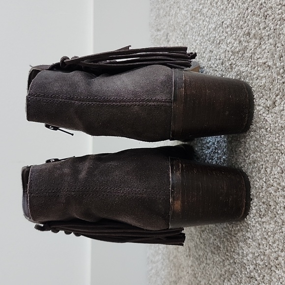 Kenneth Cole Reaction Grey Ankle Boots With Fringe - Picture 4 of 10
